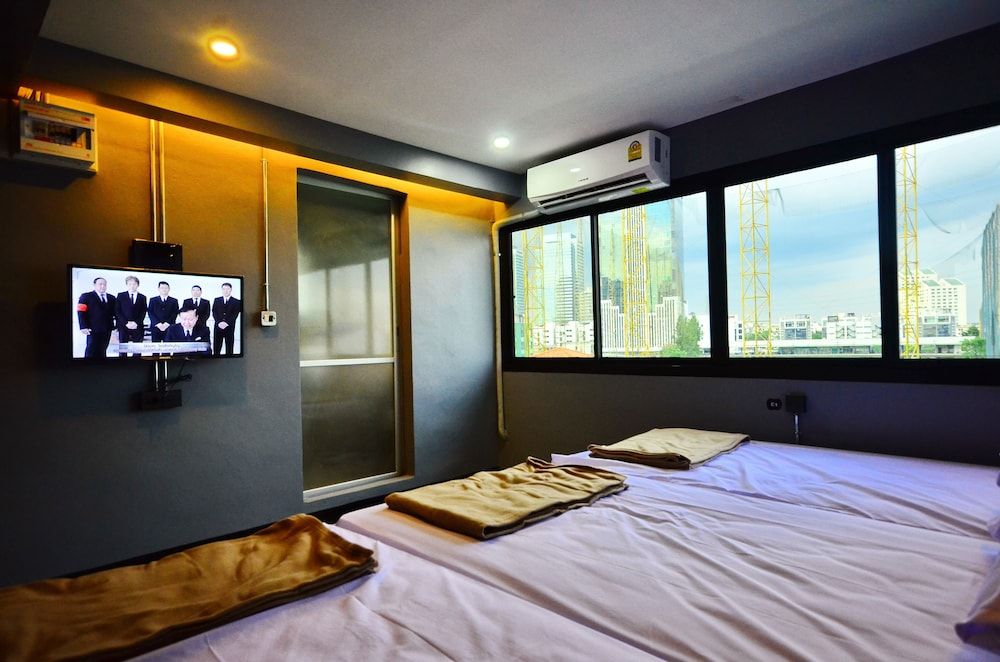 The Neighbor Hoot Hostel & Cafe Triple room with private bathroom