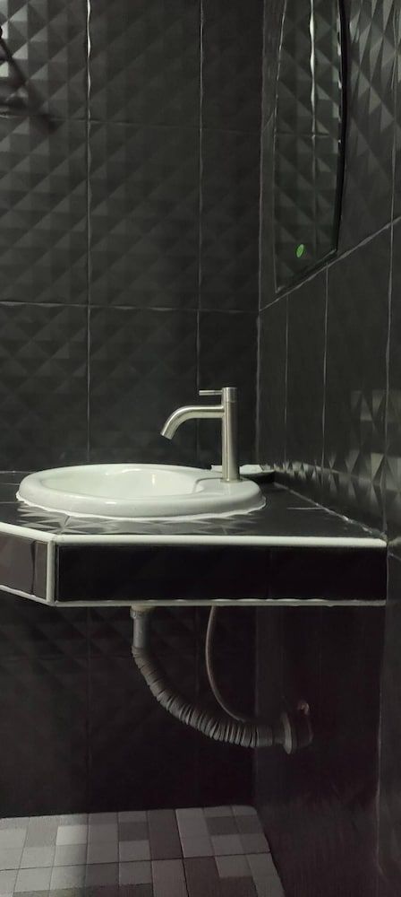 Golden House Hotel Sakaeo Deluxe Triple Room 14