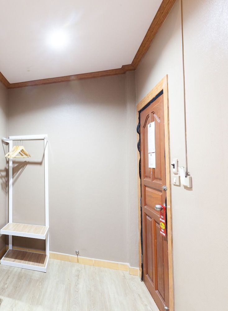 Golden House Hotel Sakaeo Deluxe Double Room 19