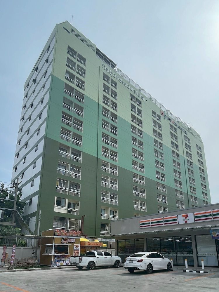 undefined Witchuwan Sport & Spa Apartel 3