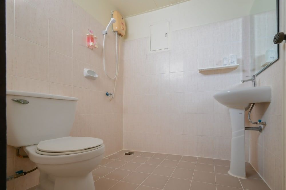 Witchuwan Sport & Spa Apartel Superior Room 6