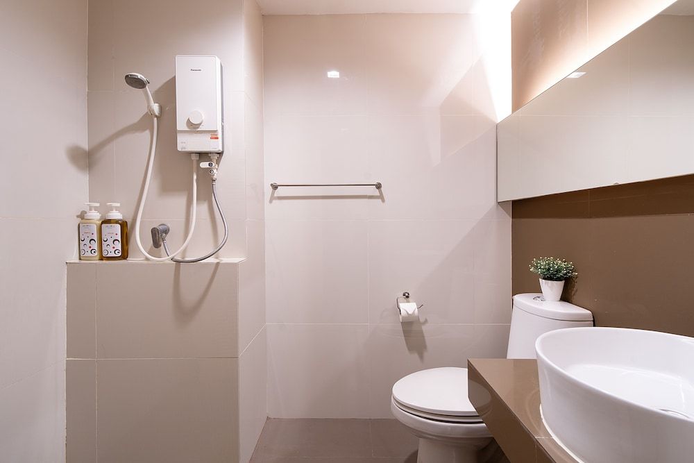 Leenova Hotel Studio Twin Bed 4