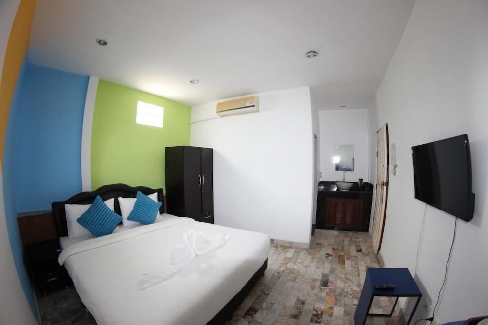 Tulip Inn Double Room ( No Window ) 4