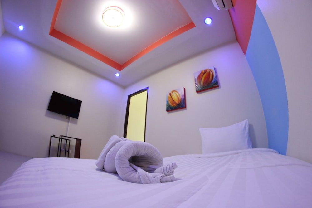 undefined Tulip Inn 5