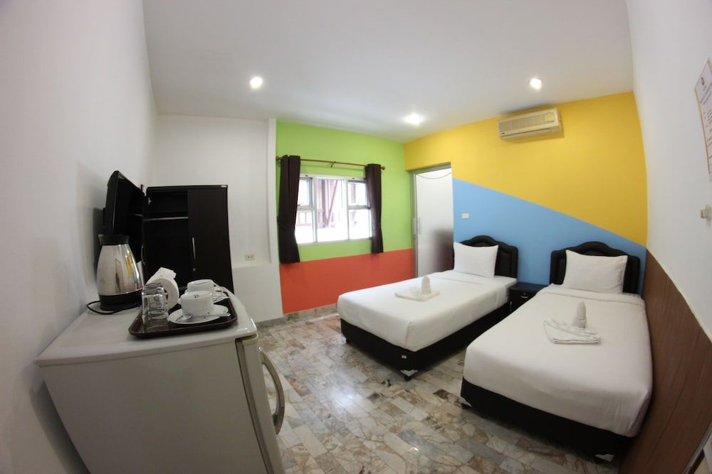 undefined Tulip Inn 4
