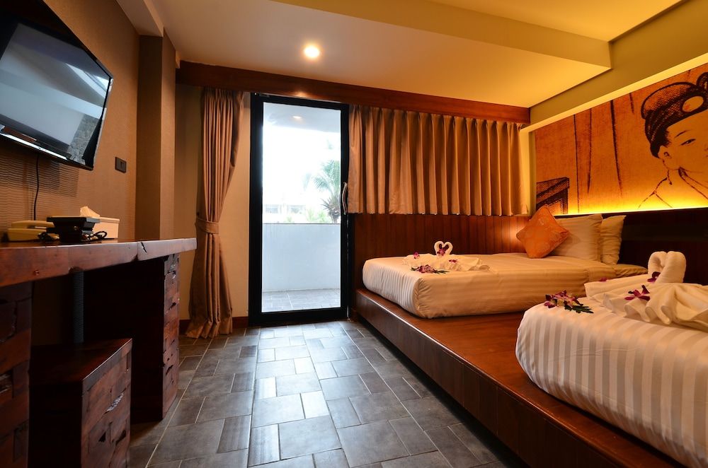 undefined Lap Roi Karon Beachfront 7