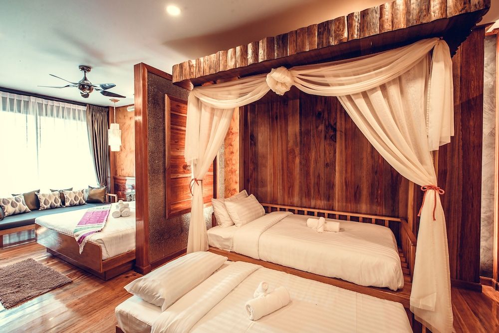 Grand Quadruple Room