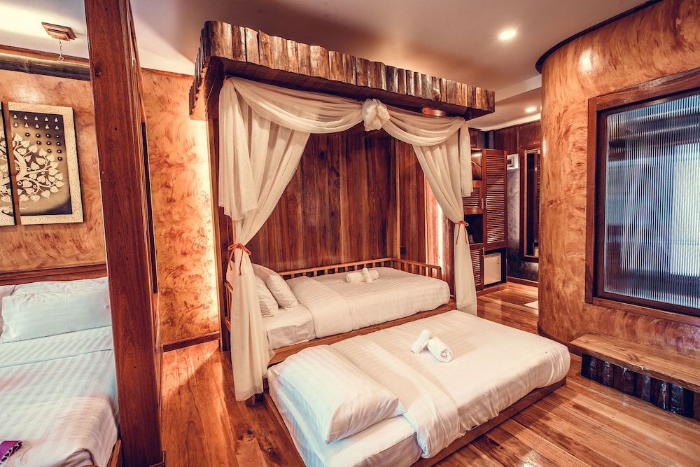 Grand Quadruple Room
