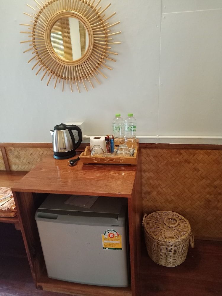 Mookies Bungalow Bamboo Fan Room with Garden View 4