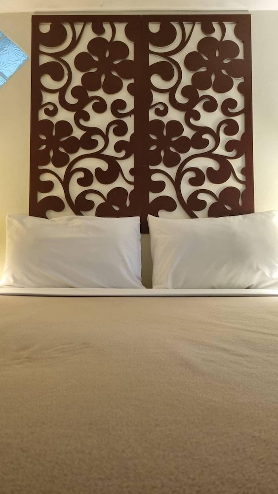 Mookies Bungalow Queen Air Conditioning Room with Garden View 2