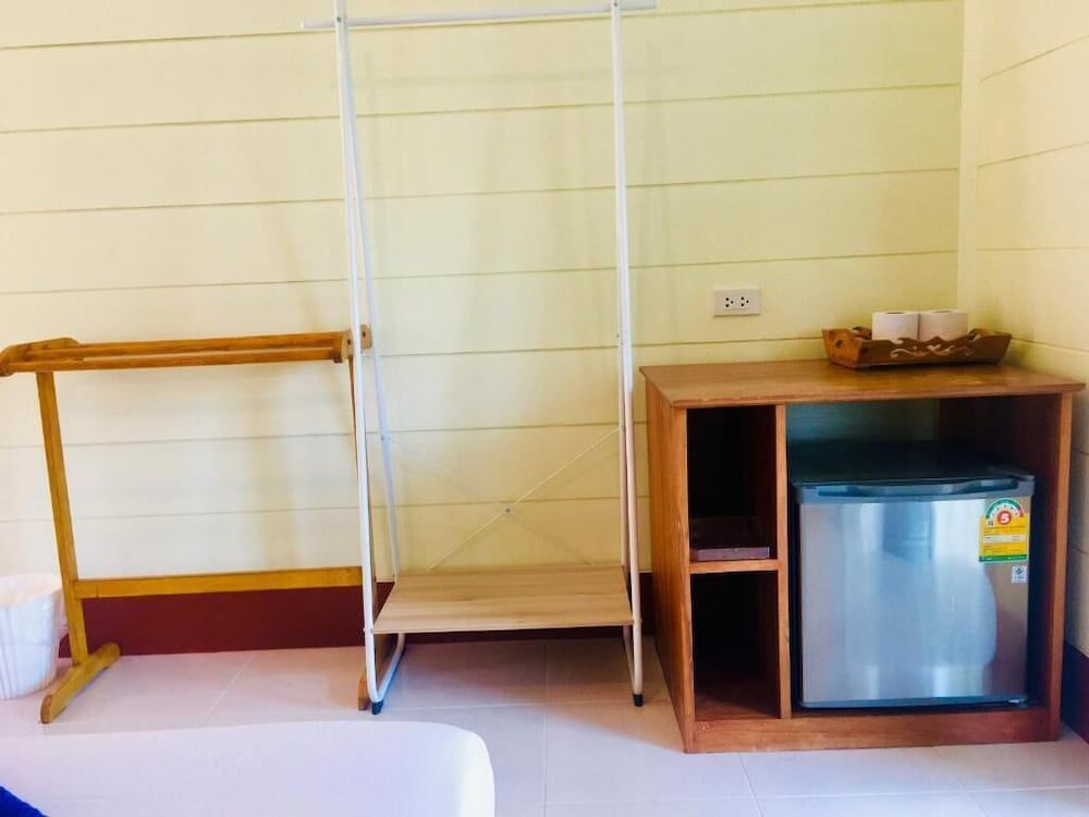 Mookies Bungalow Standard Bungalow Fan Room 3