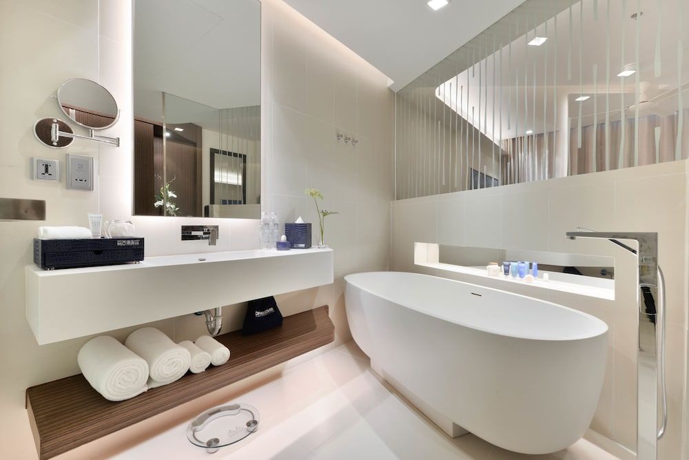 Dream Phuket Hotel & Spa Deluxe Dip Pool 4