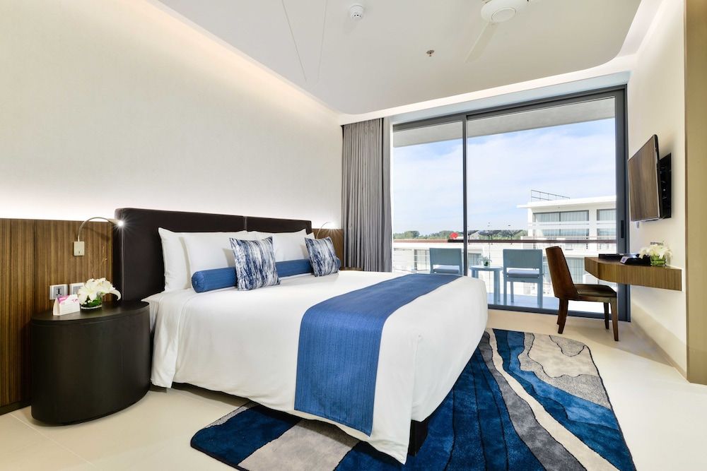 Dream Phuket Hotel & Spa Sky Suite - Free Transfer to Dream Beach Club 2