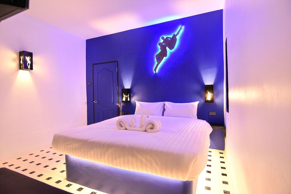 Family Quadruple Room, 2 Bedrooms, Bathtub