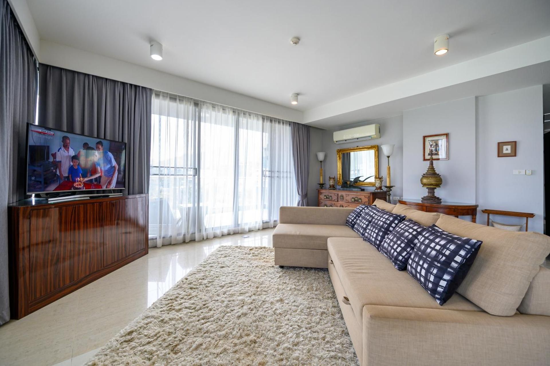 6th Avenue Surin Beach Three-Bedroom Apartment with Sea View