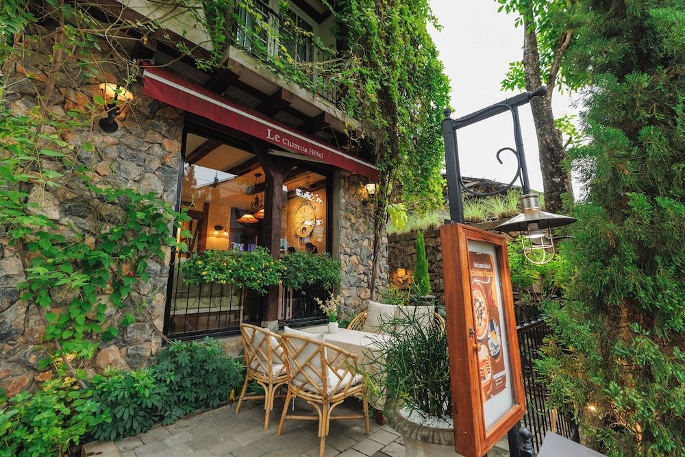 undefined Le Charcoa Hotel 9