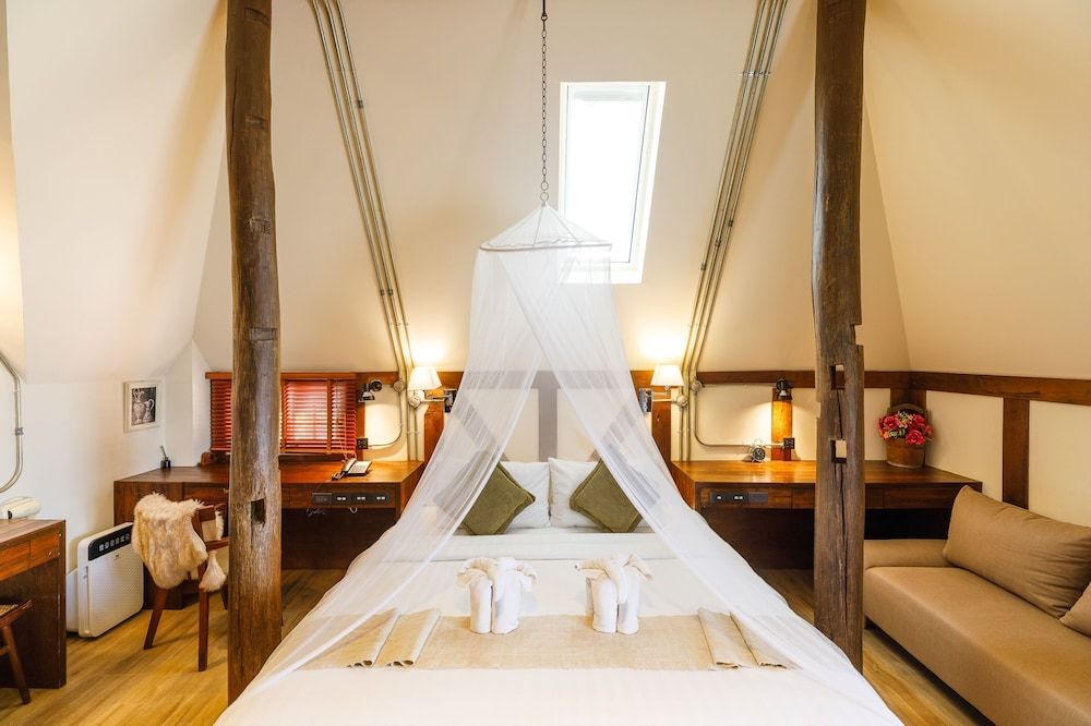 undefined Le Charcoa Hotel 4