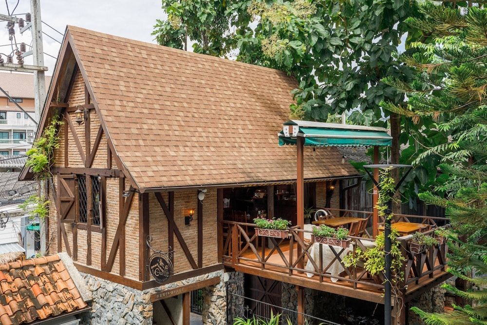 undefined Le Charcoa Hotel 7