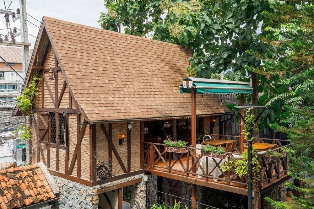 undefined Le Charcoa Hotel 7