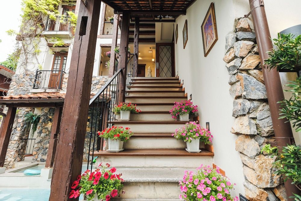 undefined Le Charcoa Hotel 10