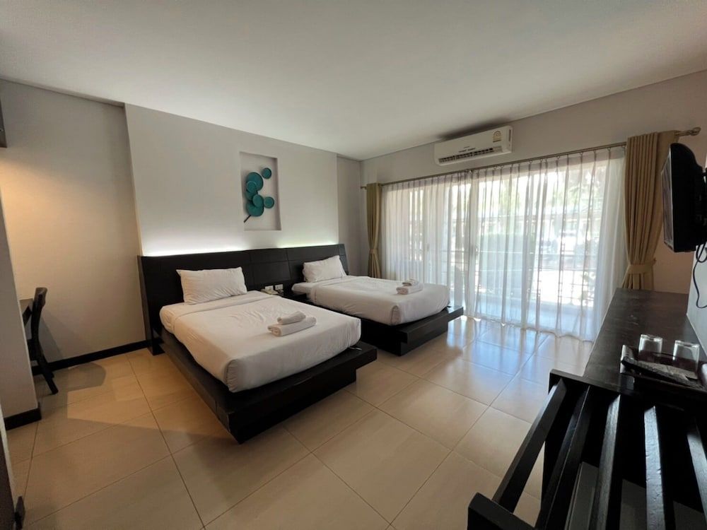 The O Valley Hotel Deluxe Room 2