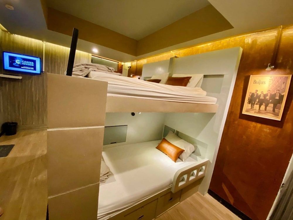 Family Room 6 Persons