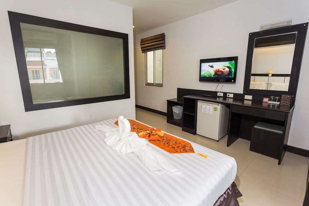 undefined Star Hotel Patong 10