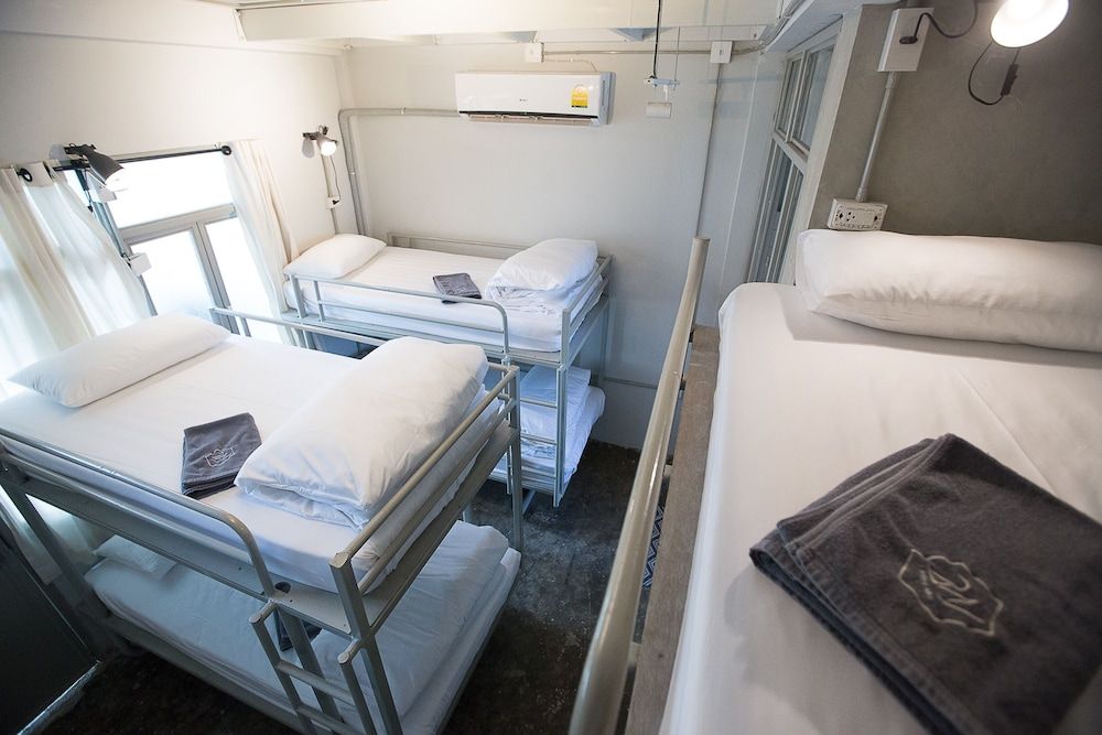 2W Bed & Breakfast Bangkok - Hostel Family Room, Private Bathroom 5