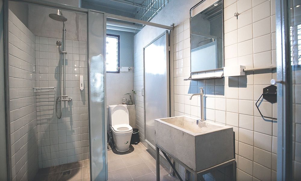 2W Bed & Breakfast Bangkok - Hostel Family Room, Private Bathroom 6