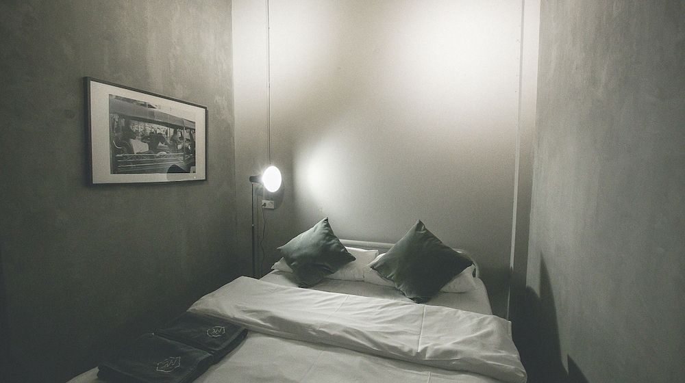 2W Bed & Breakfast Bangkok - Hostel Private Double Room Shared Bathroom 3