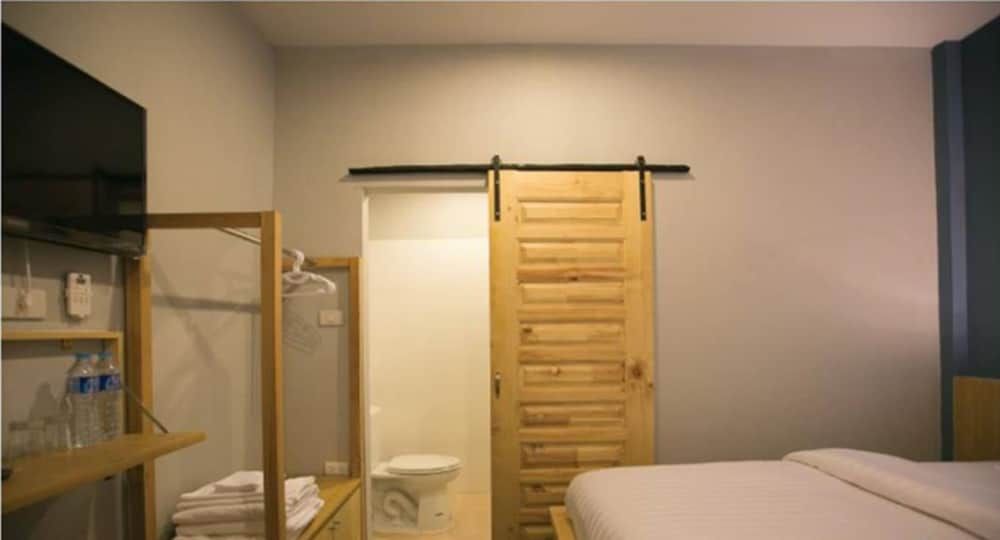 Pakta Phuket Deluxe Double or Twin Room 5