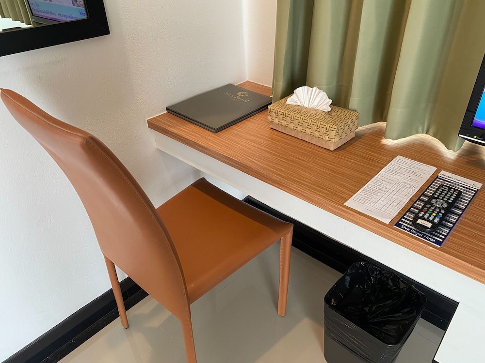 Siva Royal Hotel Grand Deluxe Double Room 9