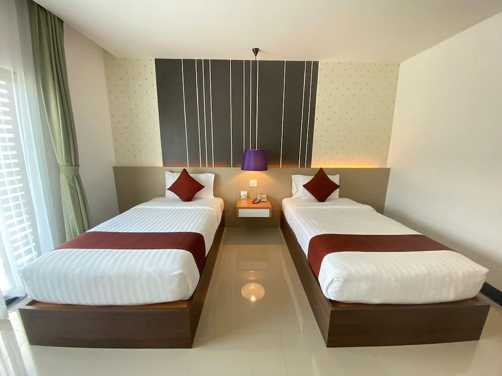 Siva Royal Hotel Deluxe Double Room or Twin Room 6