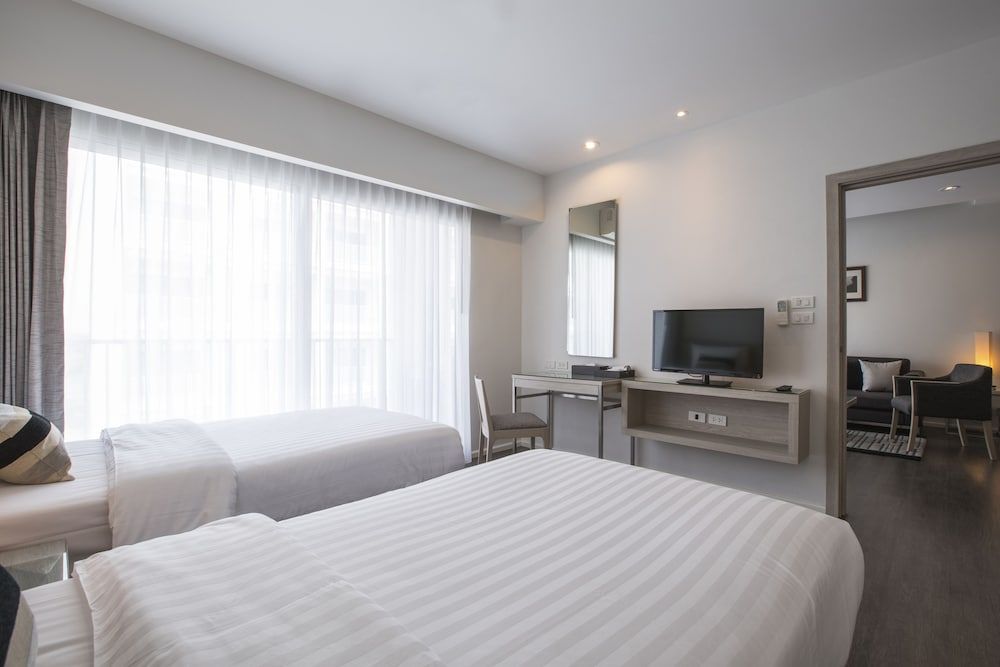 Kantary 304 Hotel Suite, 1 Bedroom, Kitchenette