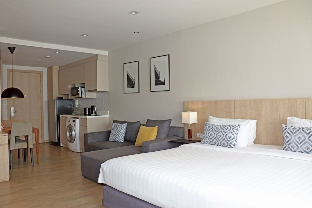 Family Suite, 3 Bedrooms, Connecting Rooms, City View