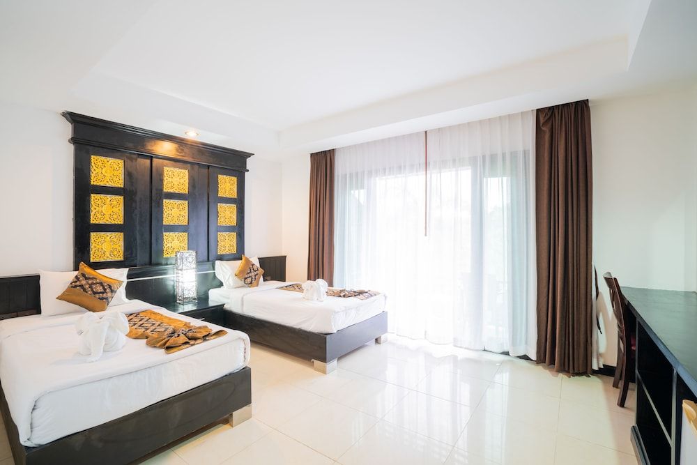 Phi Phi Andaman Legacy Resort Superior Room, Mountain View 2