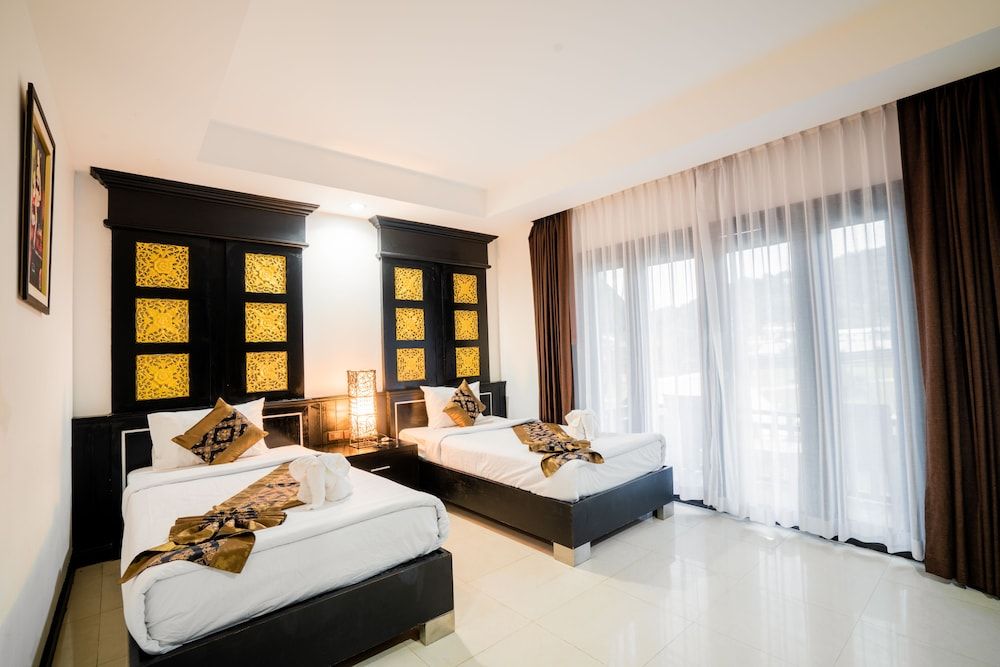 Phi Phi Andaman Legacy Resort Superior Room, Mountain View 4