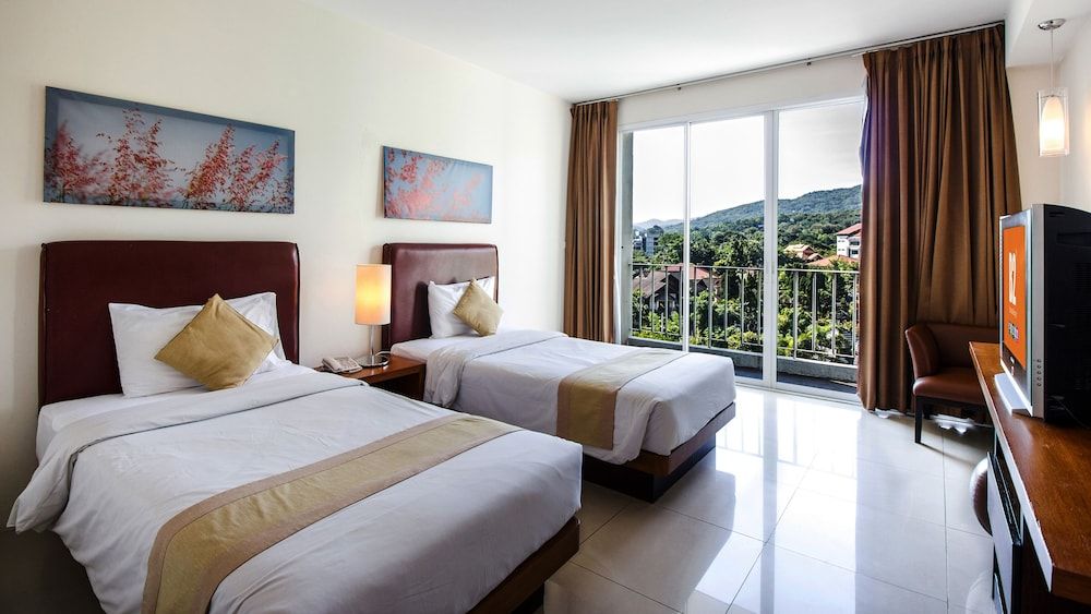 undefined B2 Premier Hotel & Resort 4