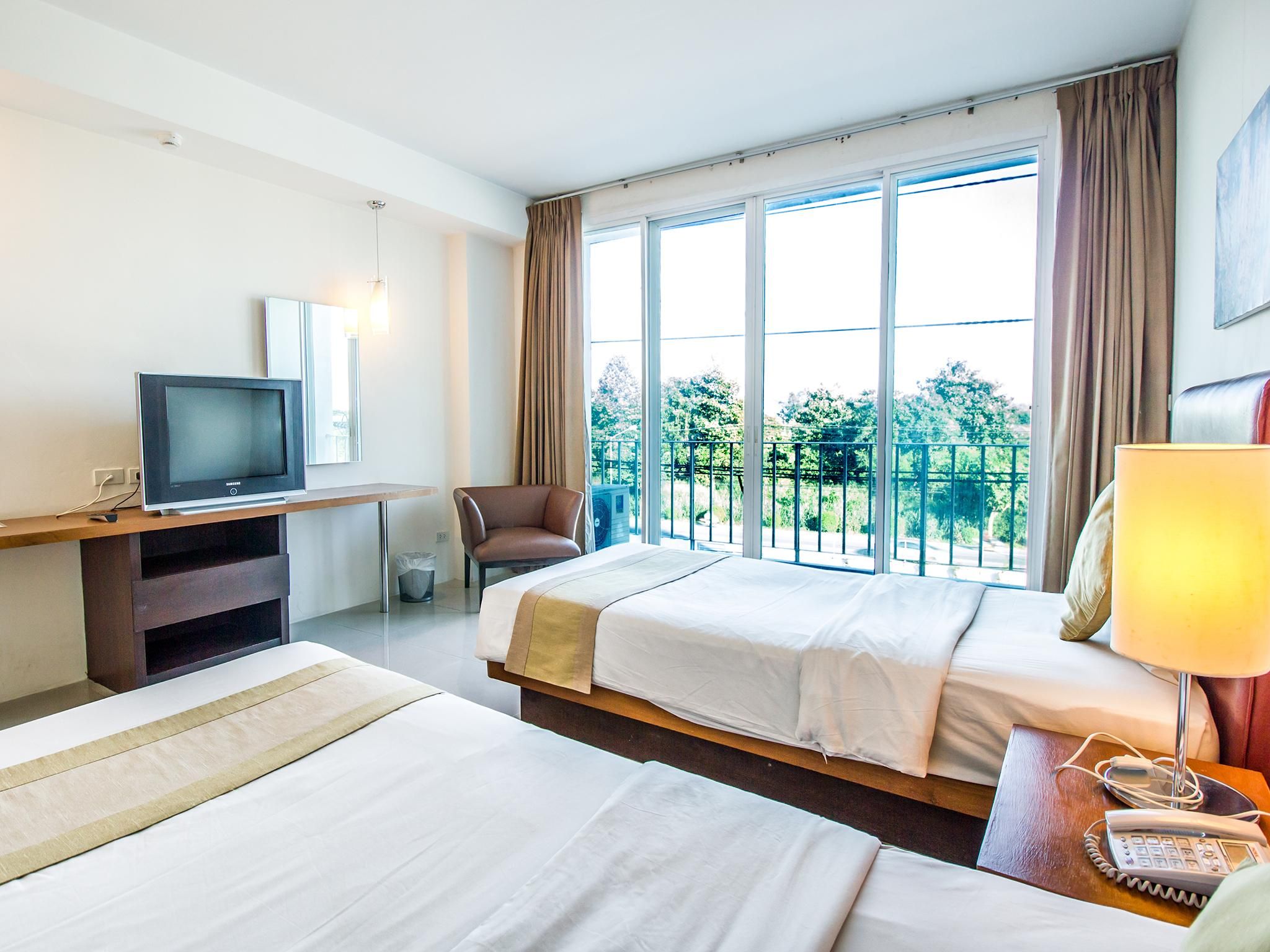 B2 Premier Hotel & Resort Superior Room