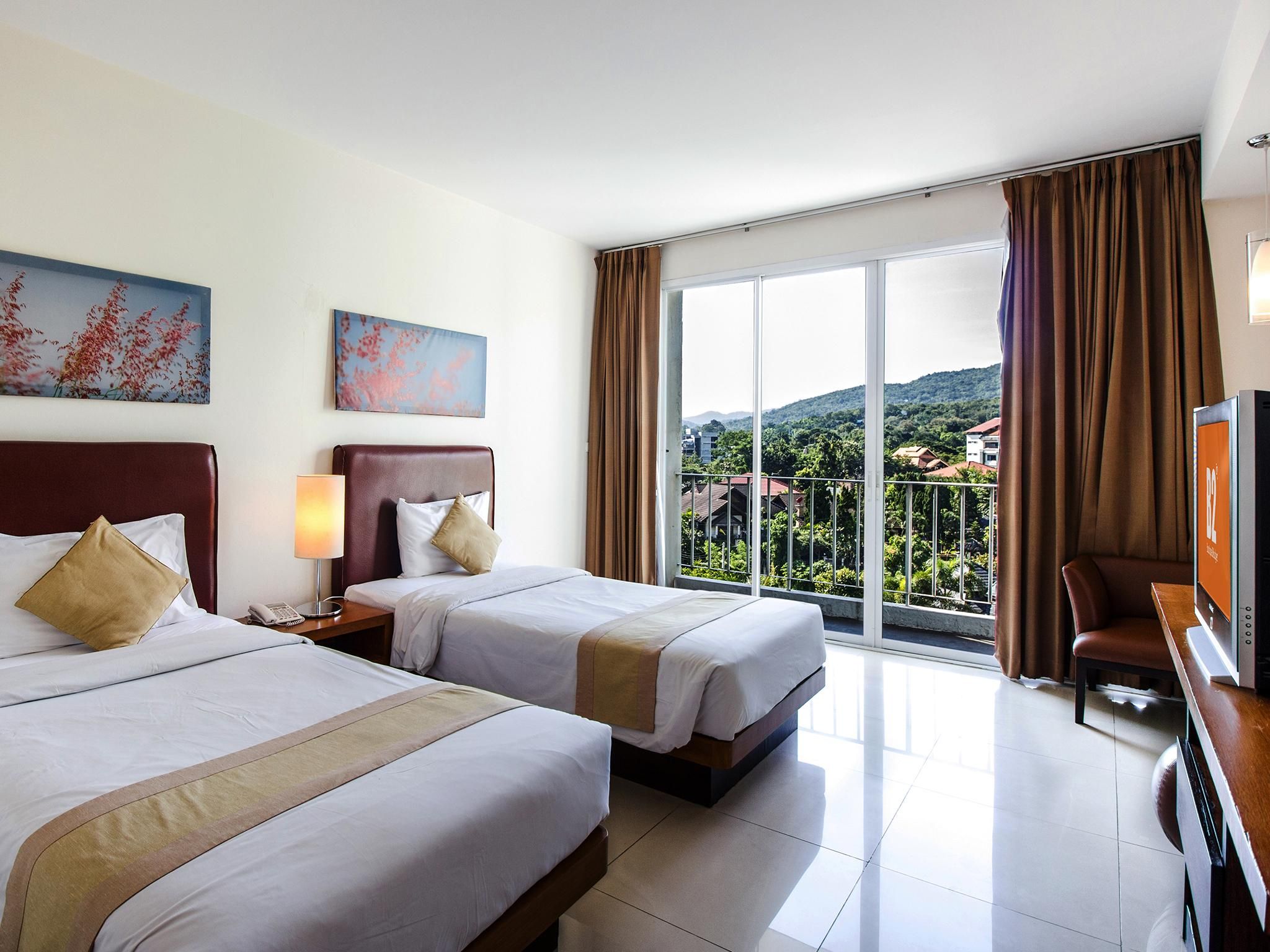 undefined B2 Premier Hotel & Resort 10