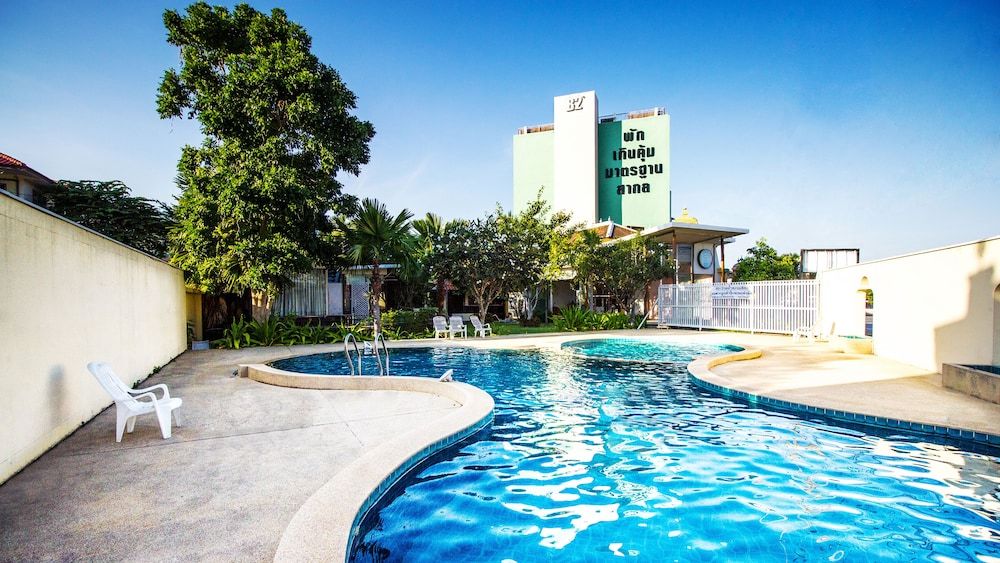 undefined B2 Premier Hotel & Resort