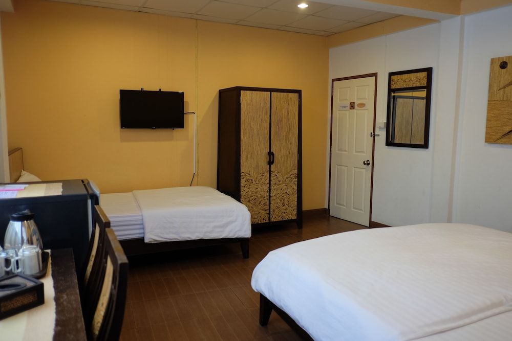 Baan Glang Soi Triple Room 6
