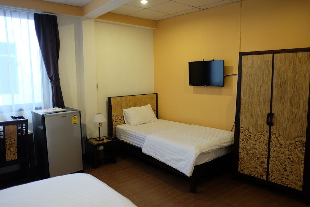 Baan Glang Soi Triple Room 2