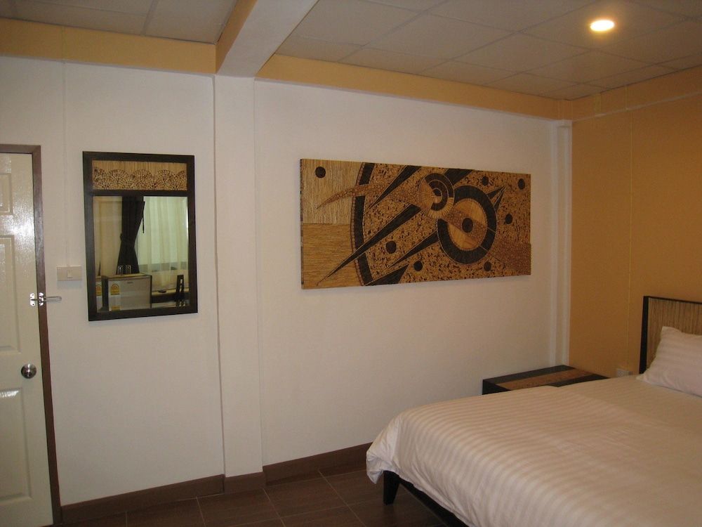 Baan Glang Soi Triple Room 8