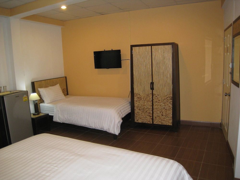 Baan Glang Soi Triple Room 4