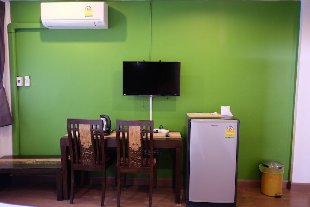 Baan Glang Soi Corner Room 6