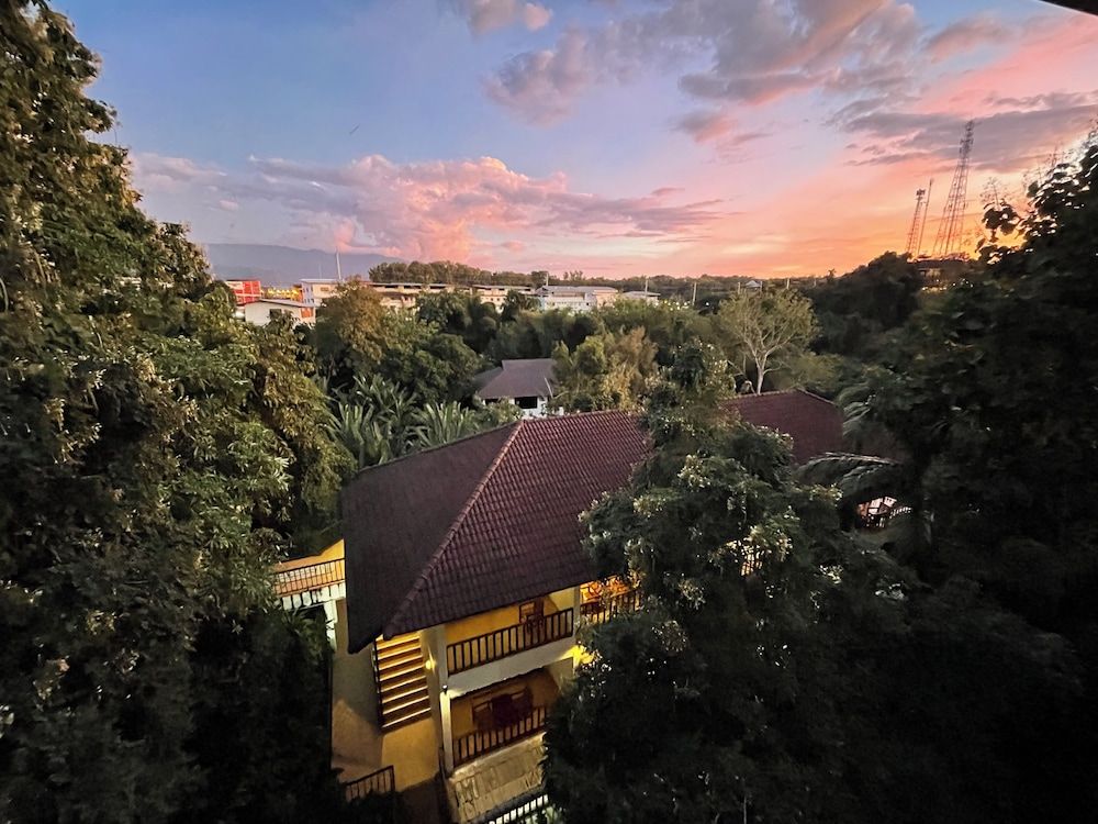 Green Hill Resort Superior Twin Room 4