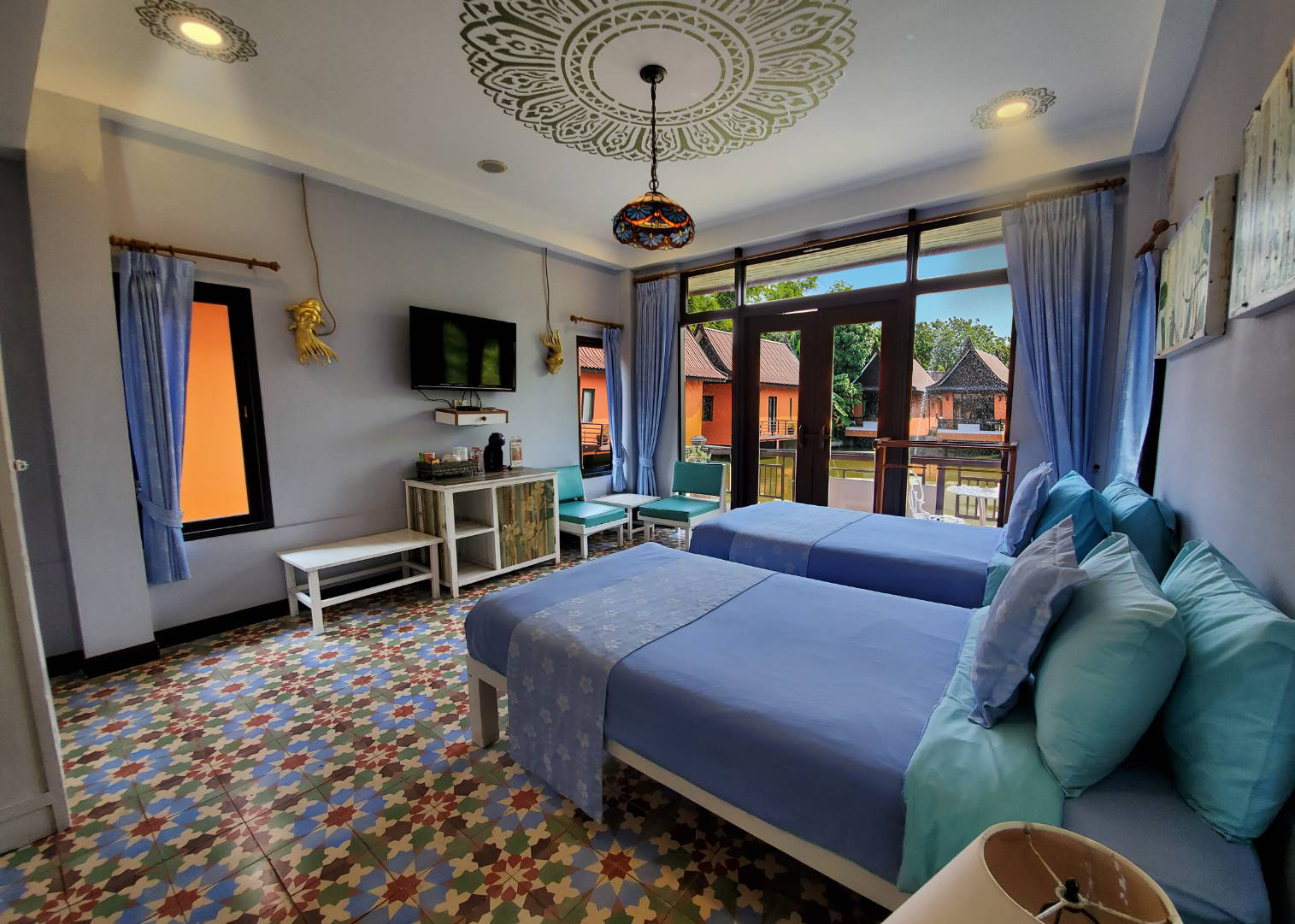 Laguna Room with Pool Access