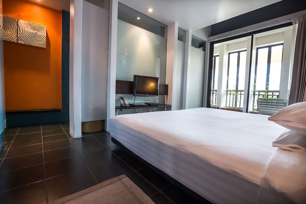 LoogChoob Homestay Standard Room, 2 Twin Beds, Canal View 4