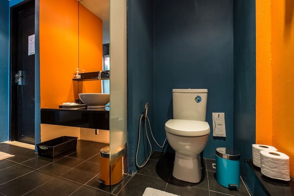 LoogChoob Homestay Standard Room, 2 Twin Beds, Canal View 6